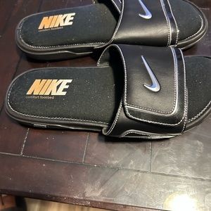 Nike men black memory foam sandals:11 like new